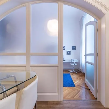 Sassoon - 2-bedroom Elegant Airy At Deak Ter