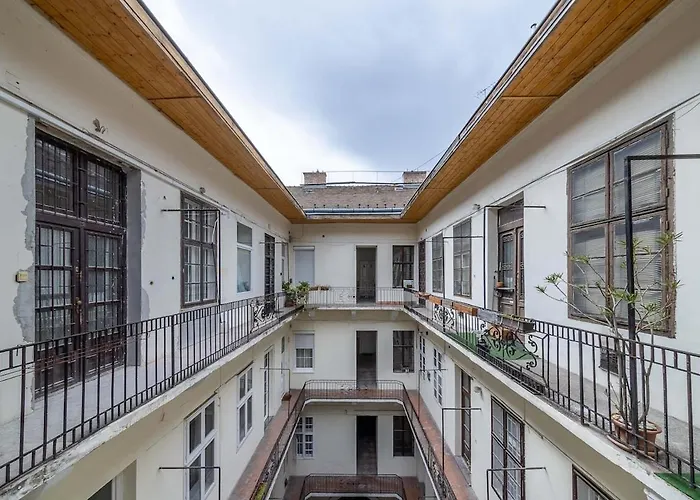 Sassoon - 2-bedroom Elegant Airy At Deak Ter *