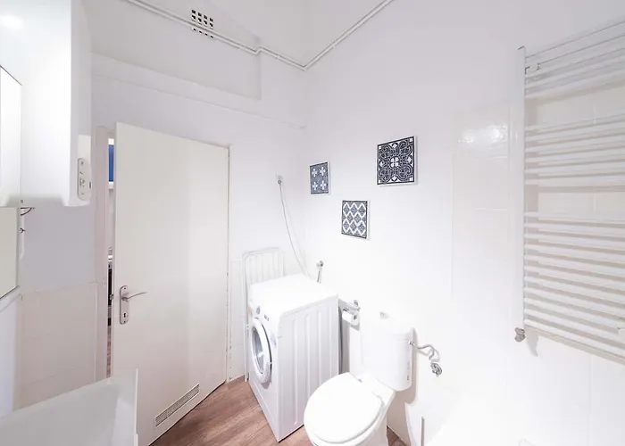 Sassoon - 2-bedroom Elegant Airy At Deak Ter